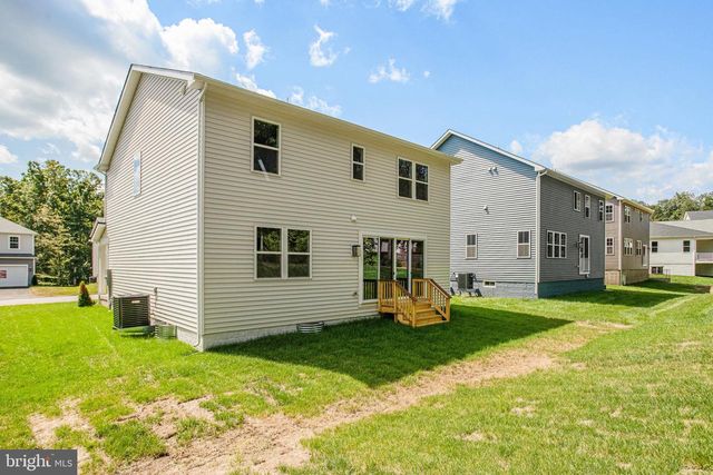 35611 PINE NEEDLE LN, Locust Grove, VA 22508