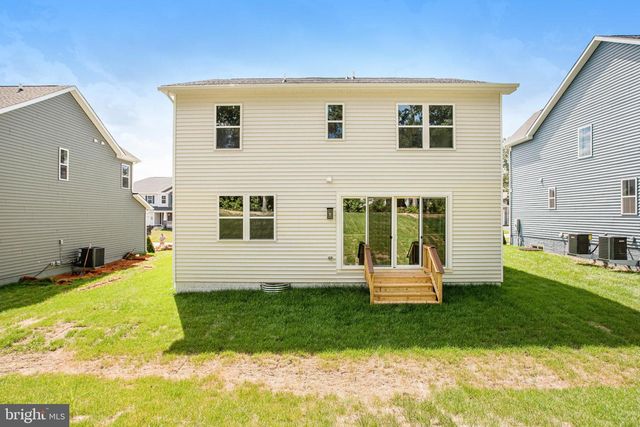 35611 PINE NEEDLE LN, Locust Grove, VA 22508