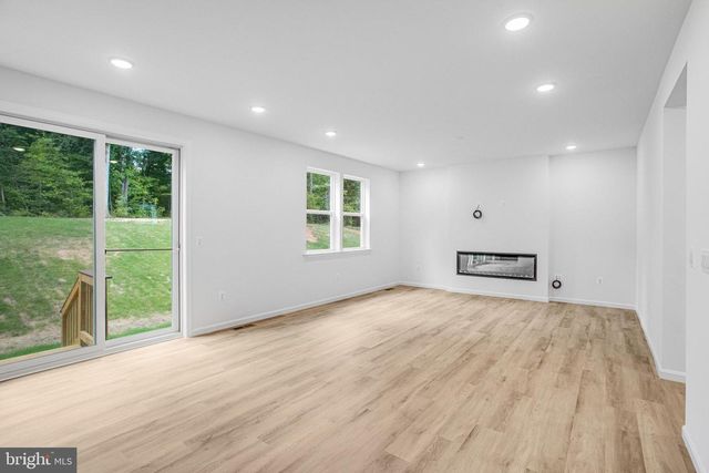 35611 PINE NEEDLE LN, Locust Grove, VA 22508