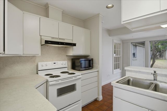 3101 Westcliff Road W, Fort Worth, TX 76109
