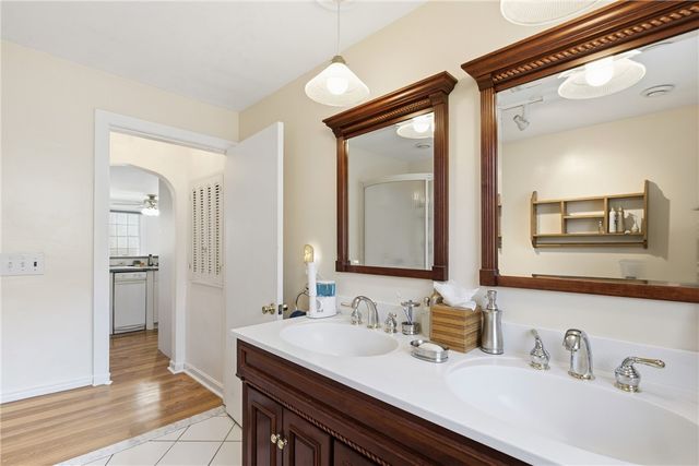 201 Randolph Avenue, Tiverton, RI 02878