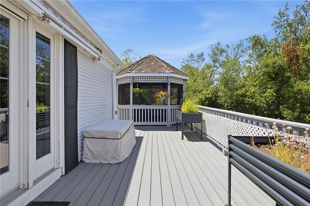 201 Randolph Avenue, Tiverton, RI 02878