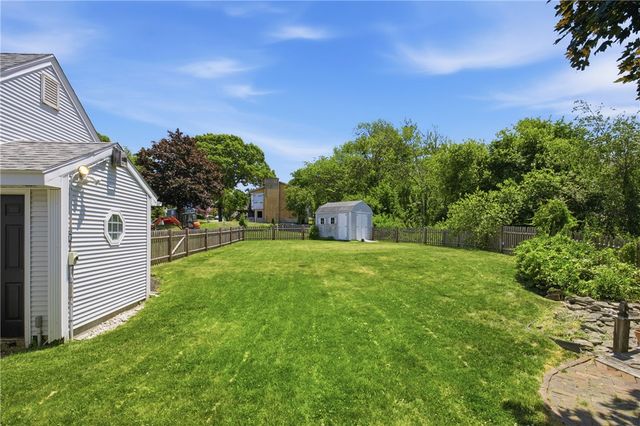 201 Randolph Avenue, Tiverton, RI 02878