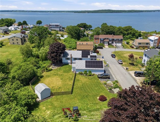201 Randolph Avenue, Tiverton, RI 02878