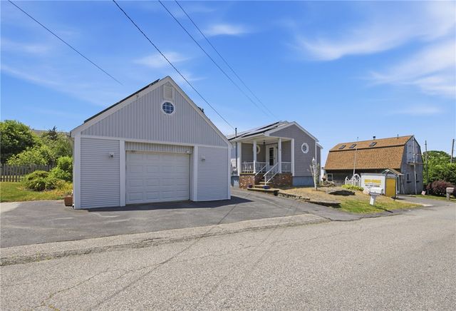 201 Randolph Avenue, Tiverton, RI 02878