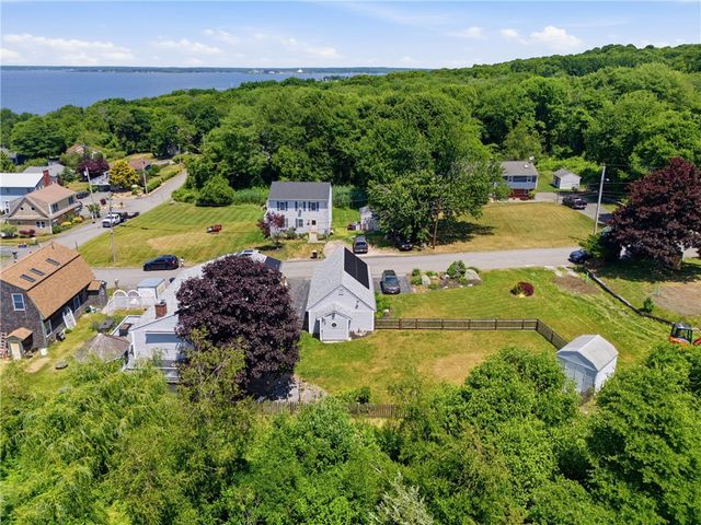 201 Randolph Avenue, Tiverton, RI 02878