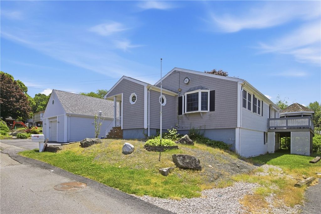 201 Randolph Avenue, Tiverton, RI 02878