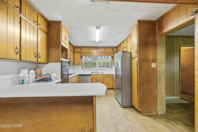 893 8th Street, Chipley, FL 32428
