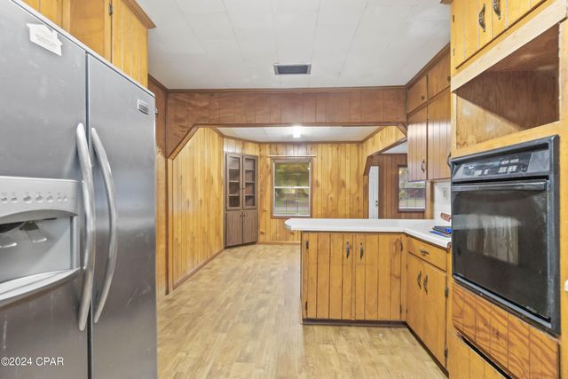 893 8th Street, Chipley, FL 32428