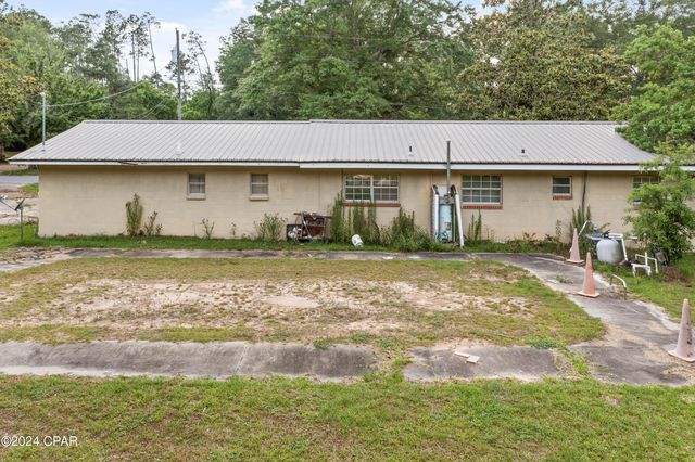 893 8th Street, Chipley, FL 32428