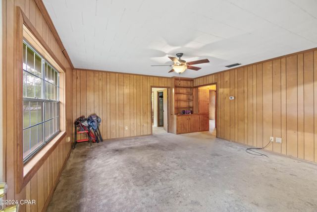 893 8th Street, Chipley, FL 32428