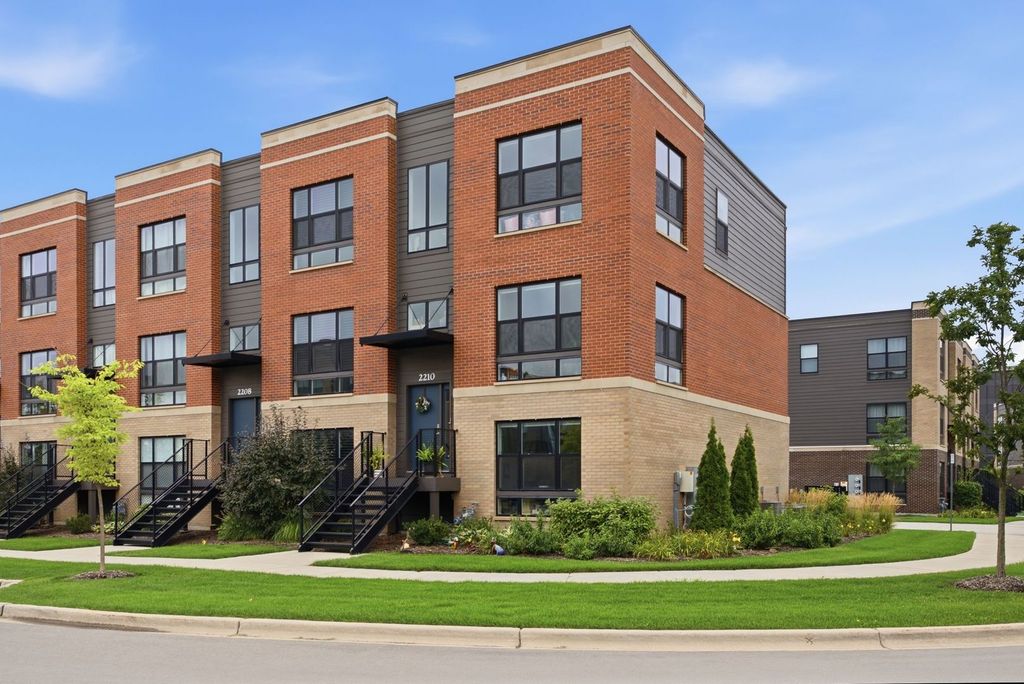 2210 Venture Drive, Schaumburg, IL 60173 — exterior