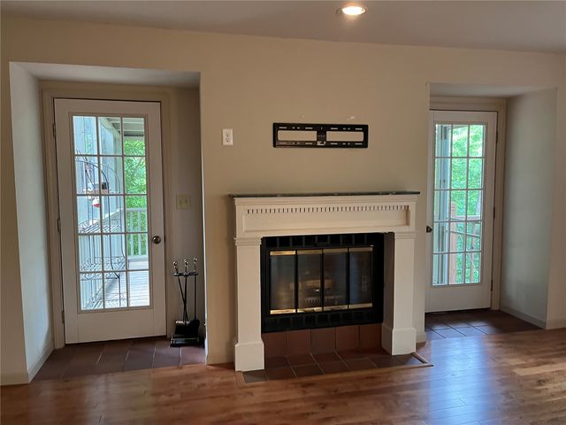 2624 Bluffwood Circle, Iowa City, IA 52245