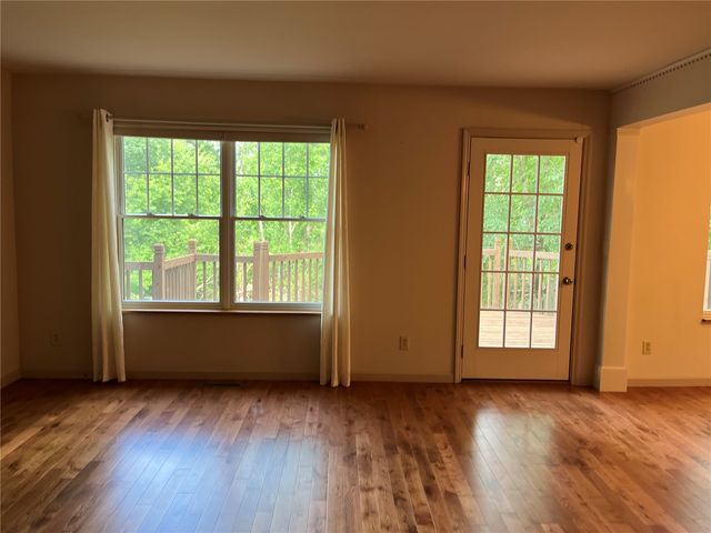 2624 Bluffwood Circle, Iowa City, IA 52245
