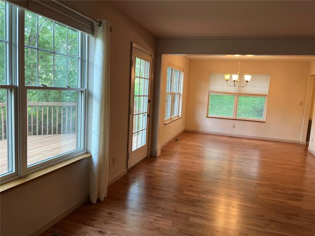 2624 Bluffwood Circle, Iowa City, IA 52245