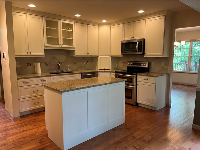 2624 Bluffwood Circle, Iowa City, IA 52245