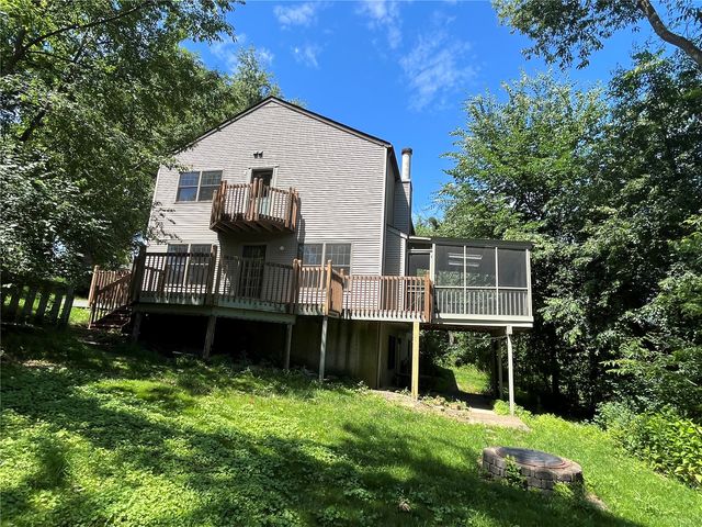 2624 Bluffwood Circle, Iowa City, IA 52245