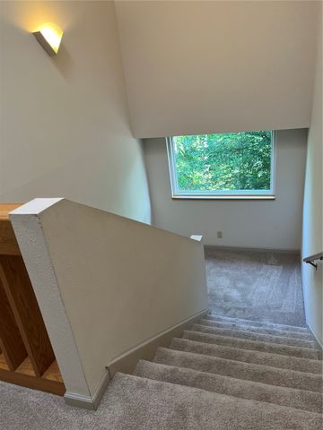 2624 Bluffwood Circle, Iowa City, IA 52245