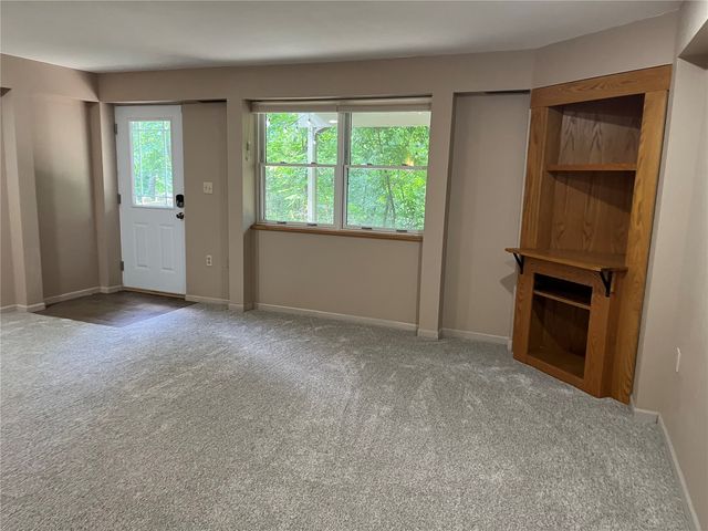 2624 Bluffwood Circle, Iowa City, IA 52245