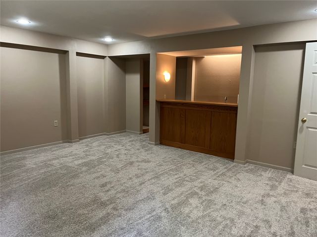 2624 Bluffwood Circle, Iowa City, IA 52245