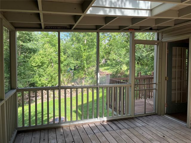2624 Bluffwood Circle, Iowa City, IA 52245