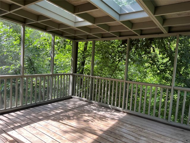 2624 Bluffwood Circle, Iowa City, IA 52245