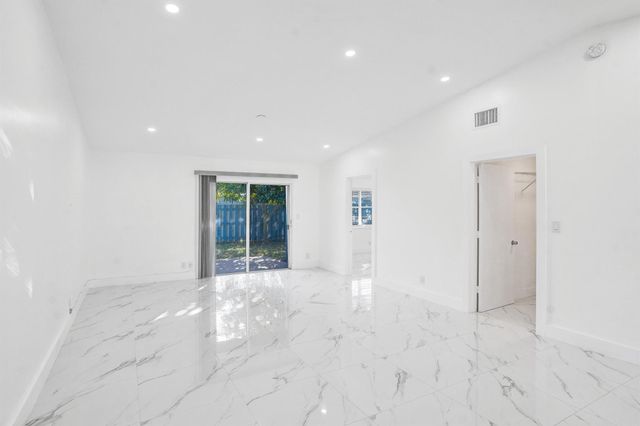 4736 NW 5th Avenue, Deerfield Beach, FL 33064