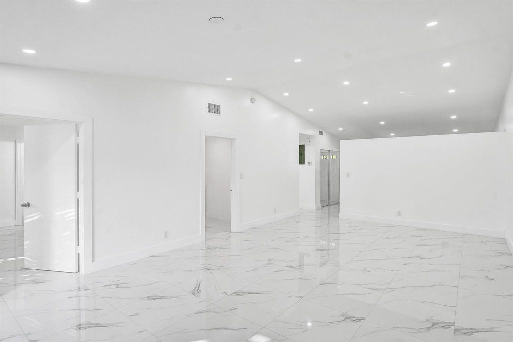 4736 NW 5th Avenue, Deerfield Beach, FL 33064