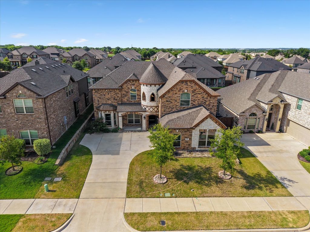 118 Red Pine Drive, Red Oak, TX 75154