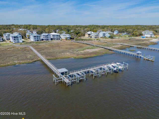 913 Salt Spray Lane, Wilmington, NC 28409