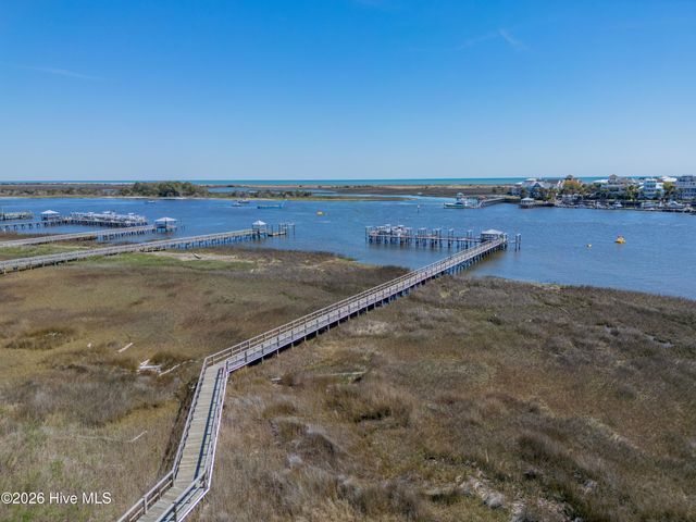 913 Salt Spray Lane, Wilmington, NC 28409