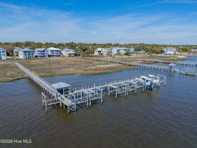 913 Salt Spray Lane, Wilmington, NC 28409