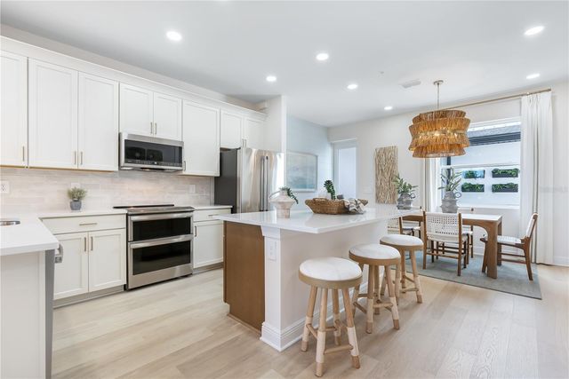 17812 BROADLEAF LOOP, Venice, FL 34293