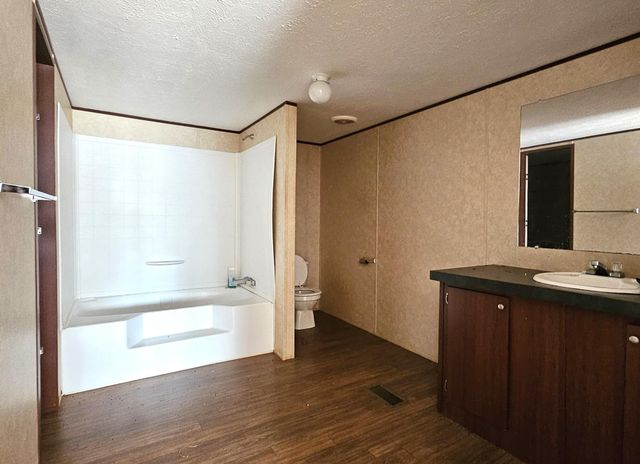 106 W Union Street, Eagle Lake, TX 77434