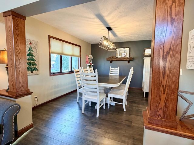 1085 Briarwood Drive, Worthington, MN 56187