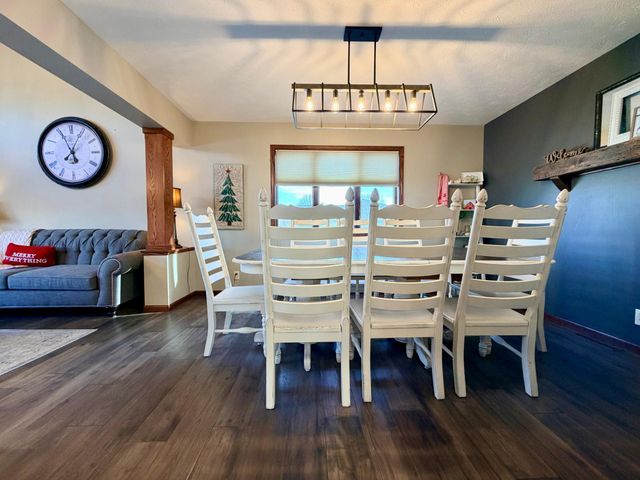 1085 Briarwood Drive, Worthington, MN 56187