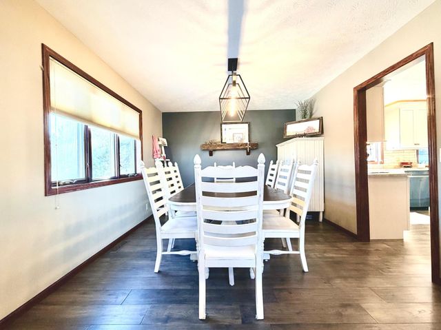 1085 Briarwood Drive, Worthington, MN 56187