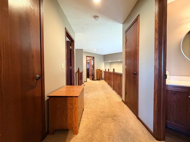 1085 Briarwood Drive, Worthington, MN 56187