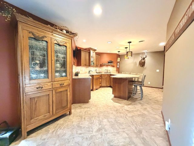 1085 Briarwood Drive, Worthington, MN 56187