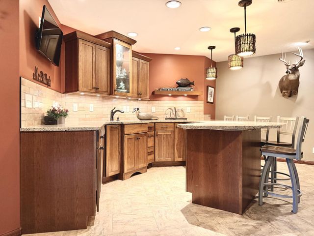 1085 Briarwood Drive, Worthington, MN 56187