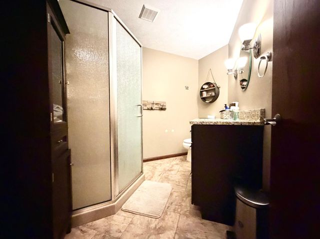 1085 Briarwood Drive, Worthington, MN 56187