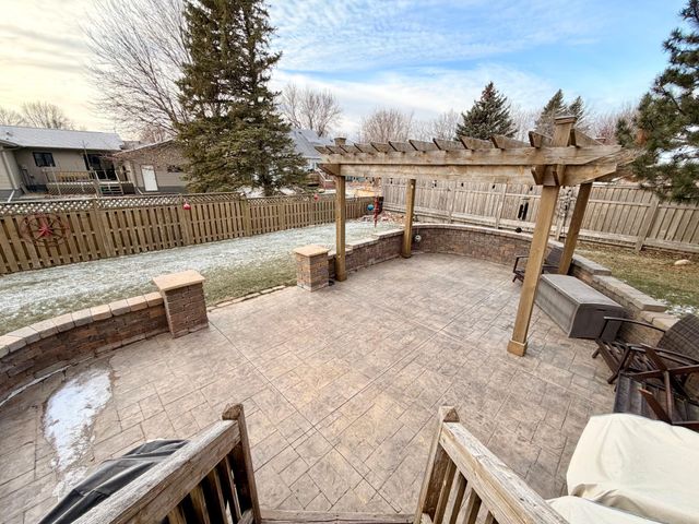 1085 Briarwood Drive, Worthington, MN 56187