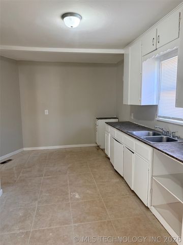 1914 N Lewis Place, Tulsa, OK 74110