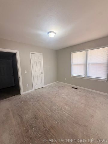 1914 N Lewis Place, Tulsa, OK 74110