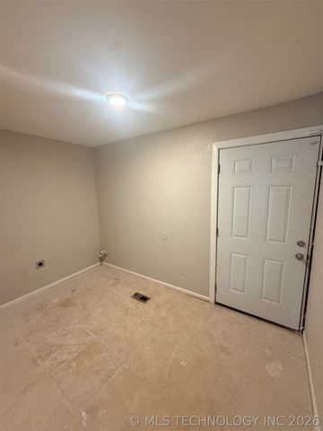 1914 N Lewis Place, Tulsa, OK 74110