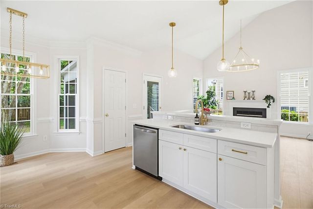 1 Top Ridge Court, Greensboro, NC 27407