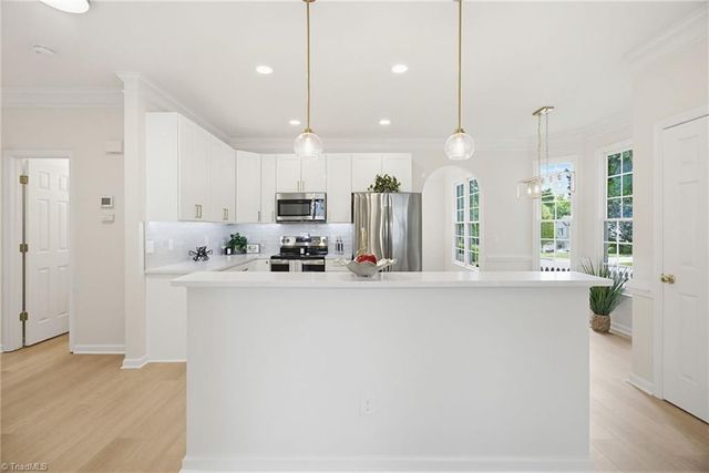 1 Top Ridge Court, Greensboro, NC 27407