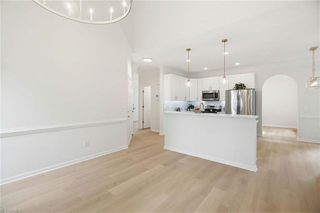 1 Top Ridge Court, Greensboro, NC 27407