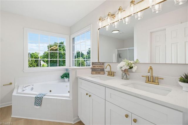 1 Top Ridge Court, Greensboro, NC 27407