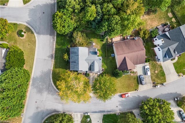 1 Top Ridge Court, Greensboro, NC 27407